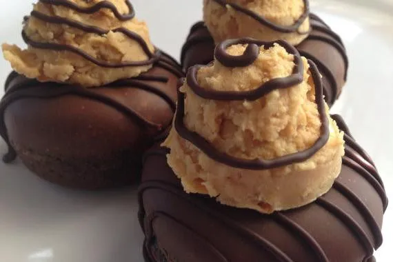 Vegan Chocolate & Peanut Butter Hook-up Mini Cake Donuts