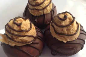 Vegan Chocolate & Peanut Butter Hook-up Mini Cake Donuts